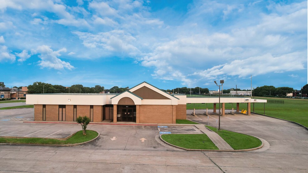 4911 Mustang Ave, Rosenberg, TX for sale - Building Photo - Image 2 of 7