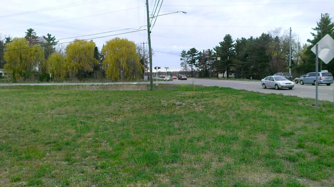 N Three Mile Rd, Traverse City, MI for sale Primary Photo- Image 1 of 1