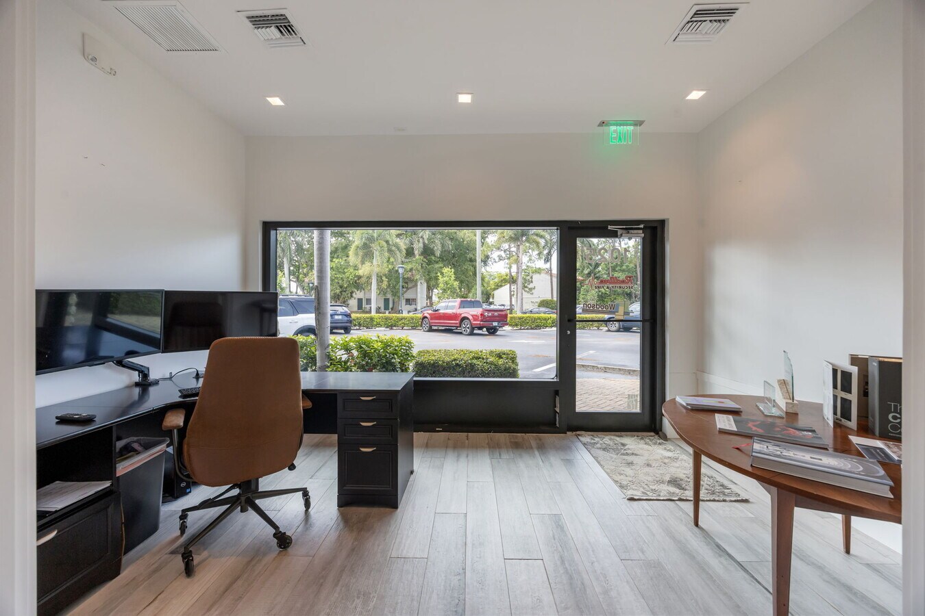 1011-1065 5th Ave N, Naples, FL 34102 - Unit 1025-1027 - - Interior Photo - Image 1 of 16