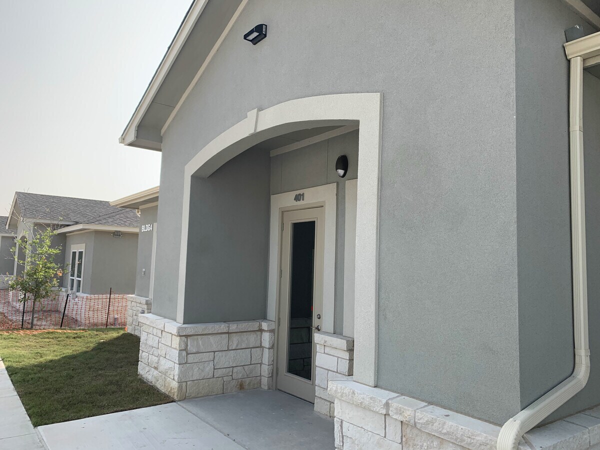 10824 E Crystal Falls Pkwy, Leander, TX 78641