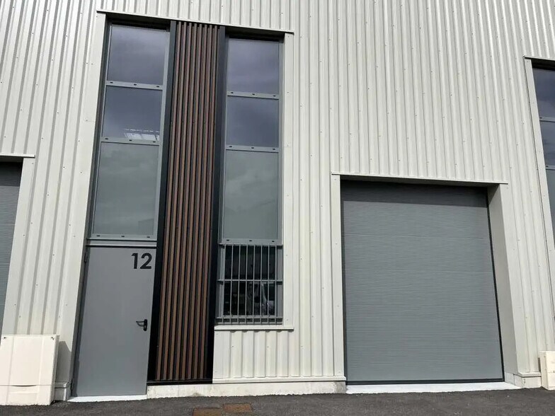 Rue Des Valets, Montluel for sale - Building Photo - Image 1 of 9