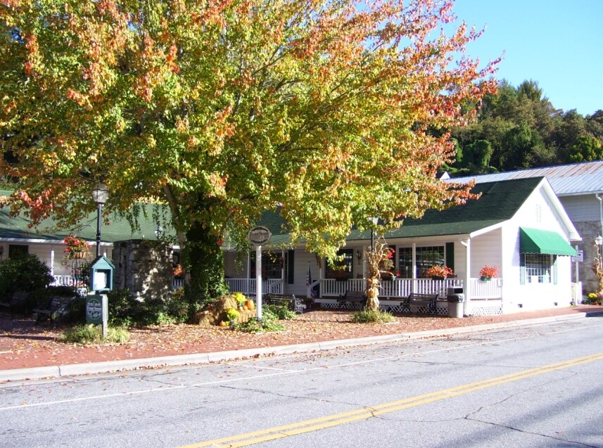 64 Front St, Dillsboro, NC for sale Primary Photo- Image 1 of 1