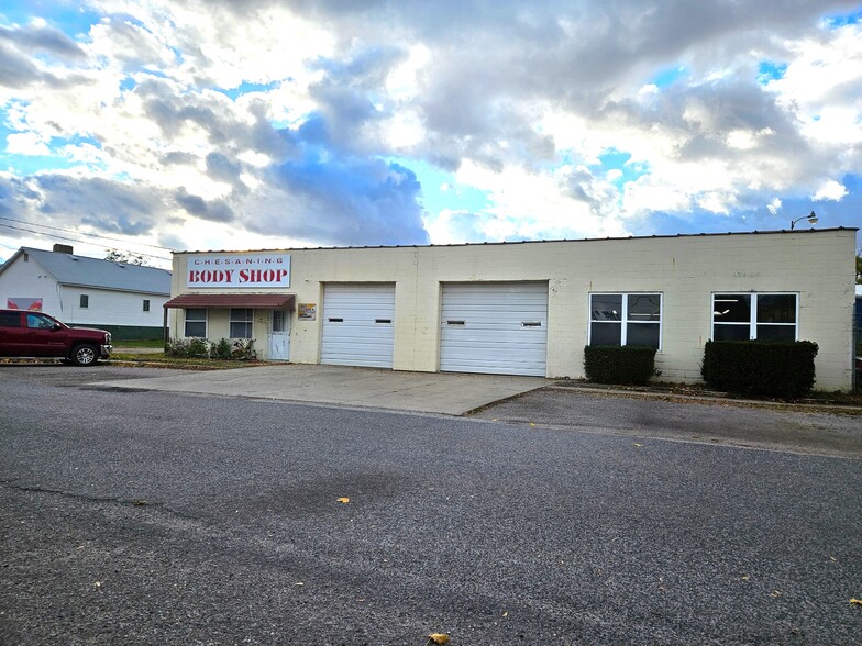 205 N Wood St, Chesaning, MI for sale - Building Photo - Image 1 of 7
