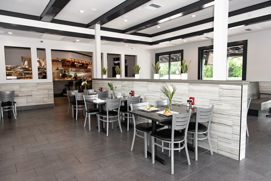 17602 Preston Rd, Dallas, TX for sale - Interior Photo - Image 2 of 3