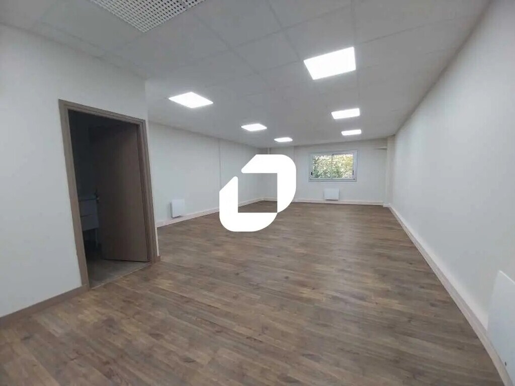 Location Bureaux 76 m² à 213 m² - Photo 1