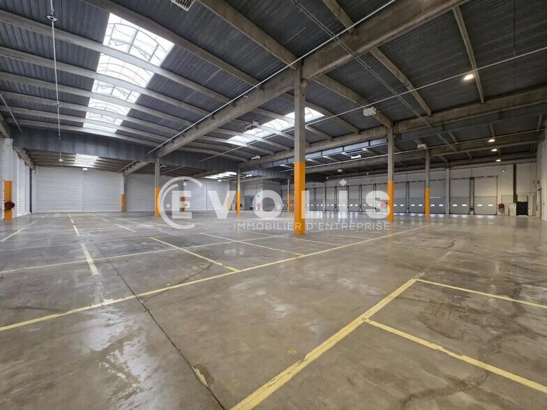 27 Rue Des Cerisiers, Lisses for lease - Building Photo - Image 3 of 16