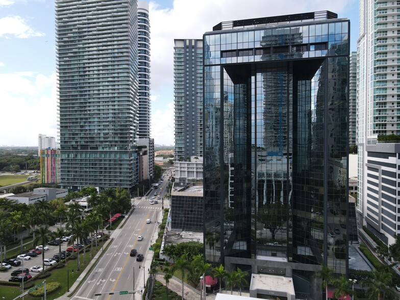 1200 Brickell Ave, Miami, FL for lease - Building Photo - Image 2 of 4