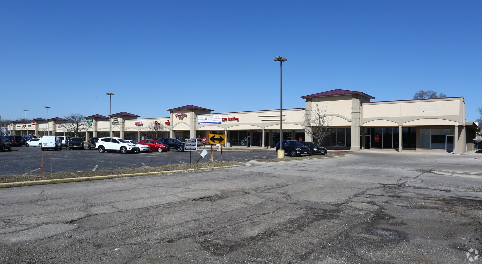 500554 E North Ave, Glendale Heights, IL 60139