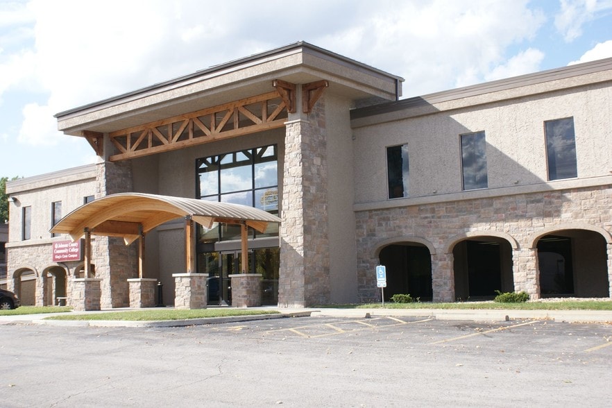 10000 W 75th St, Merriam, KS 66204 Kings Cove Office Park