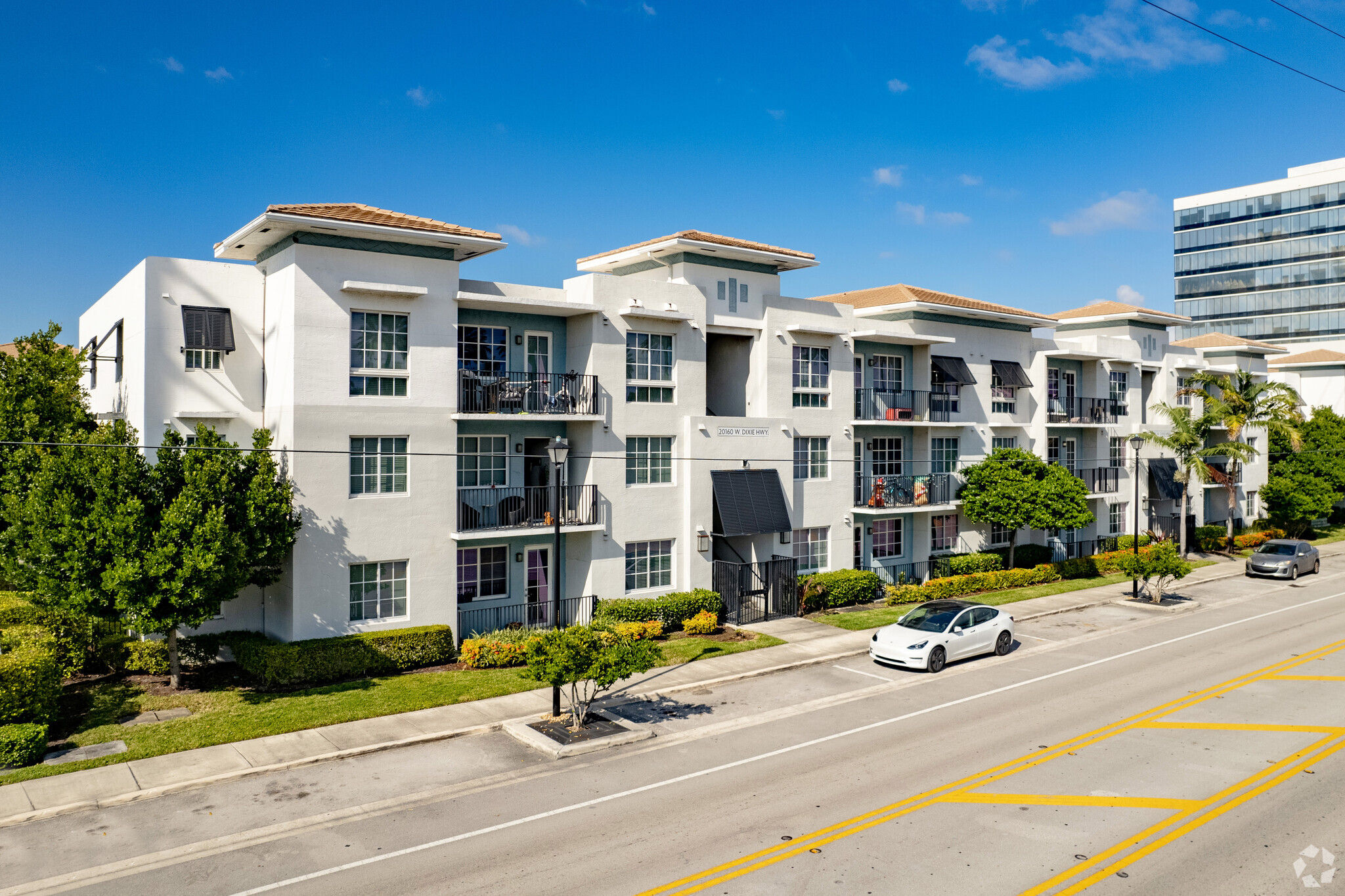 19940 W Dixie Hwy, Aventura, FL for sale Primary Photo- Image 1 of 1