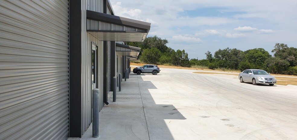 10401 E Hwy 71, Spicewood, TX for lease - Building Photo - Image 2 of 8