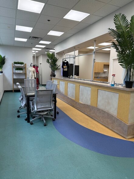 745 Joyce Kilmer Ave, New Brunswick, NJ for lease - Interior Photo - Image 3 of 6