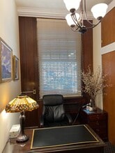 1000 Park Ave, New York, NY for lease Interior Photo- Image 2 of 4