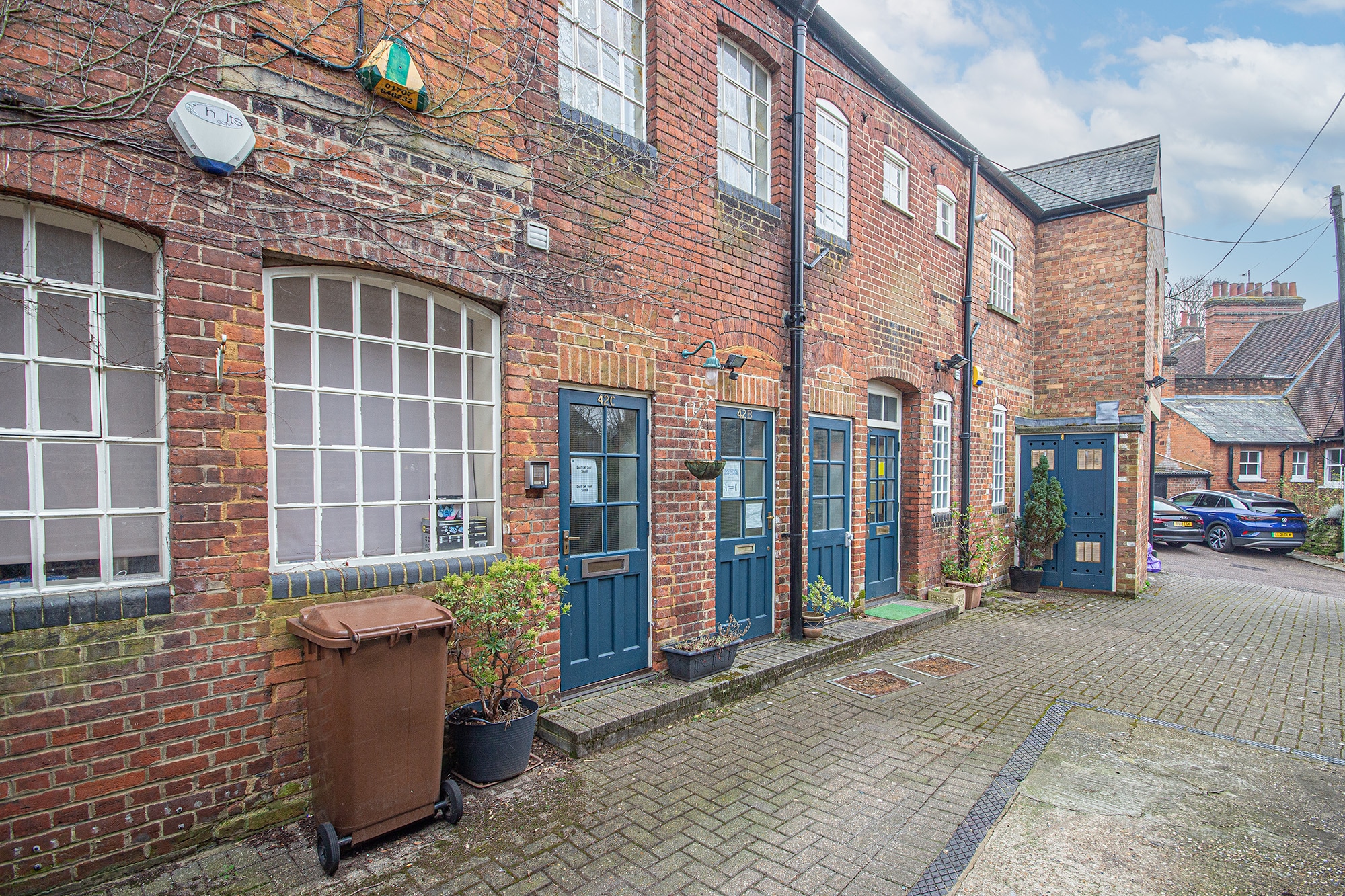 42 Church St, Hatfield for sale Primary Photo- Image 1 of 3