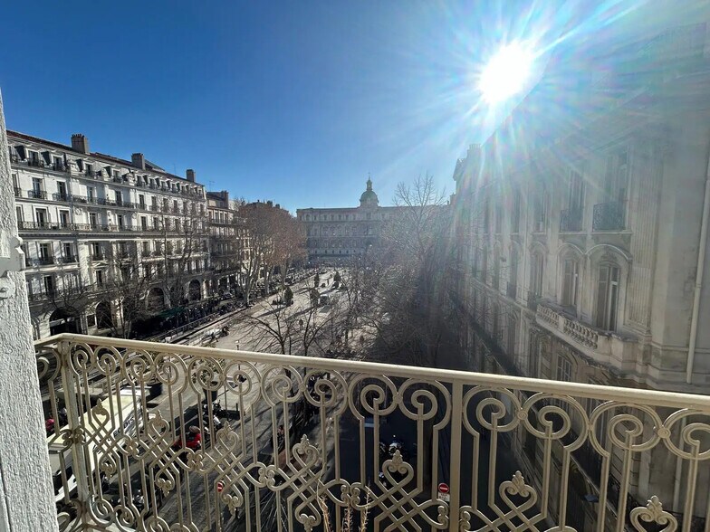 20 Rue Montgrand, Marseille for sale - Aerial - Image 2 of 8