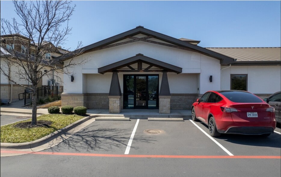 481 Sundance Pky, Round Rock, TX for sale - Building Photo - Image 2 of 6