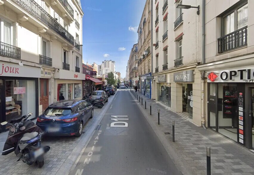 Retail in Asnières-sur-Seine for lease - Building Photo - Image 1 of 4