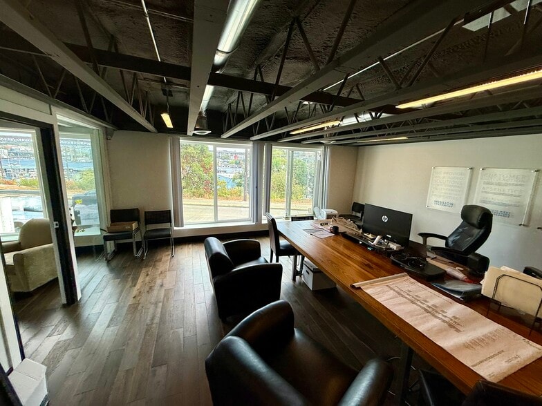 2220 N Pacific St, Seattle, WA for lease - Interior Photo - Image 1 of 14