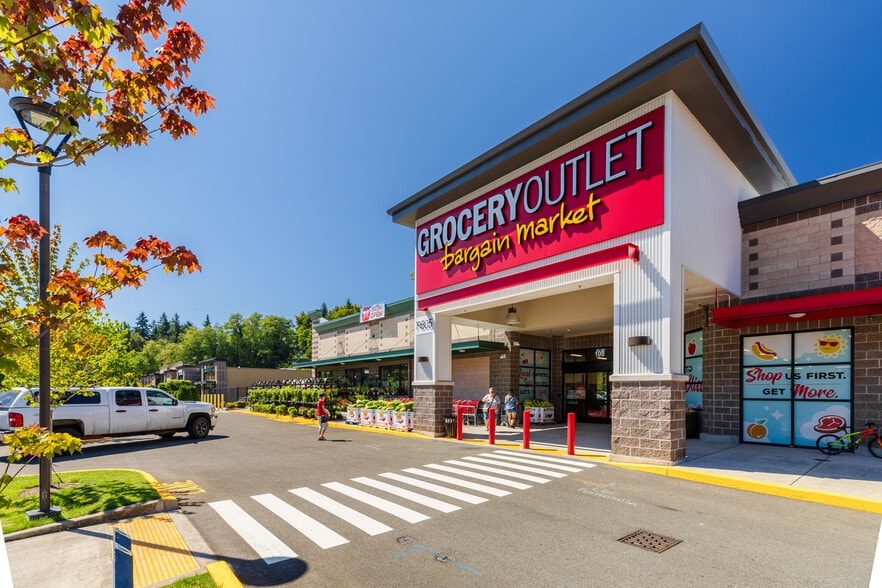 Normandy Park Towne Center portfolio of 5 properties for sale on LoopNet.com - Building Photo - Image 3 of 12