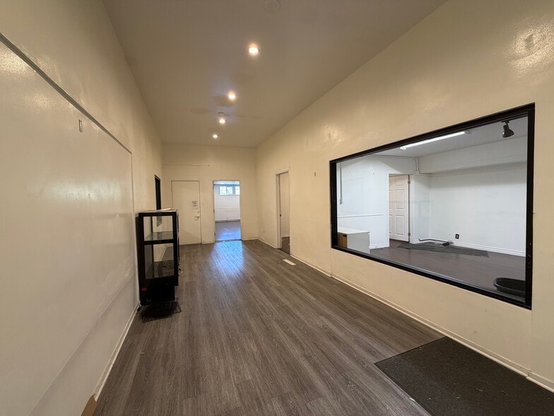 7815-7817 Melrose Ave, Los Angeles, CA for lease - Building Photo - Image 2 of 33