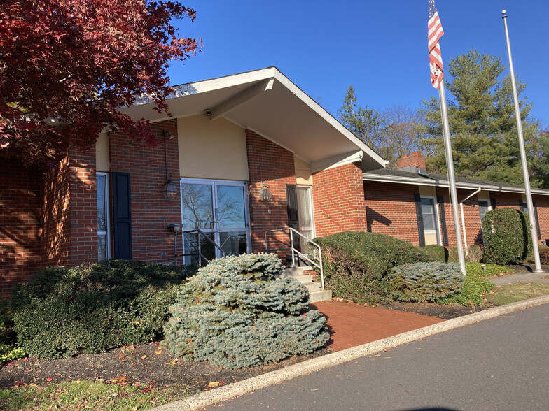 130 Route 31 N, Pennington, NJ for lease - Building Photo - Image 2 of 6