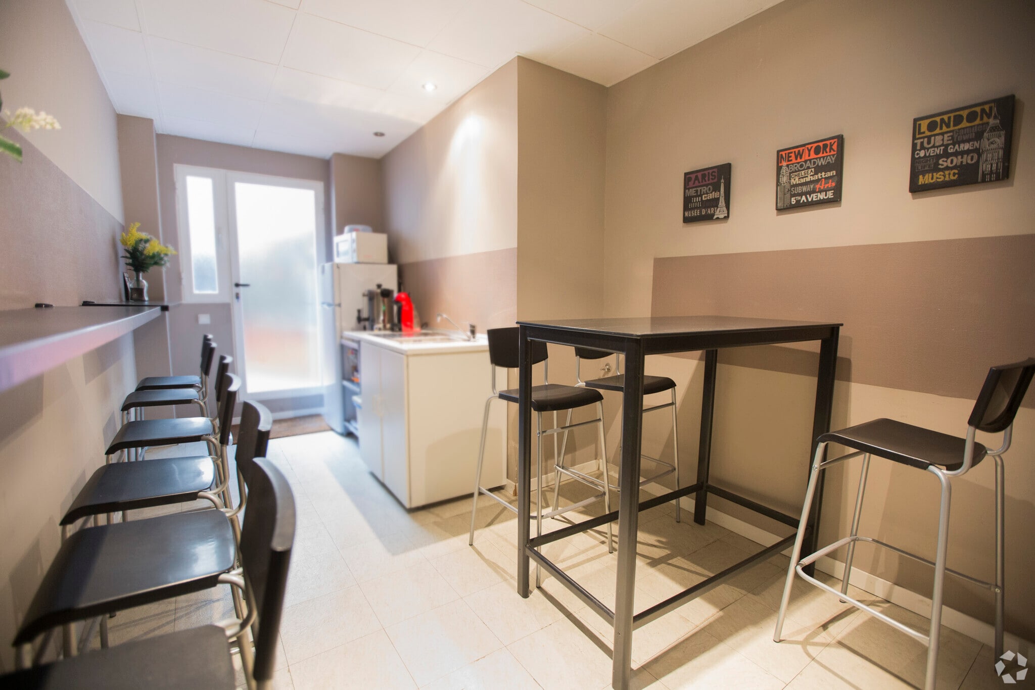 Plaza Emilio Jiménez Millas, 2, Madrid, Madrid for lease Interior Photo- Image 1 of 17