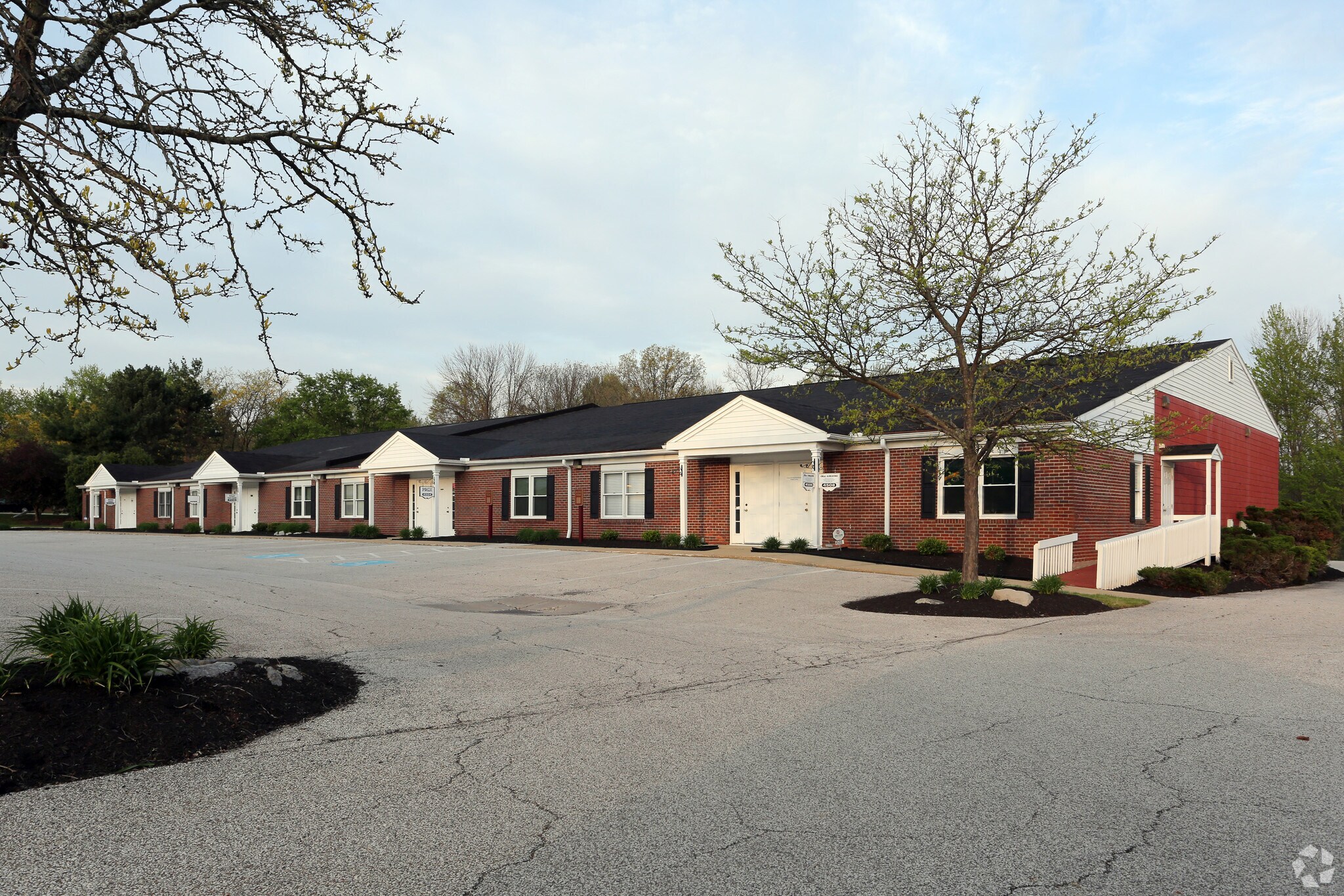 44904508 Darrow Rd, Stow, OH 44224 Stow Professional Center