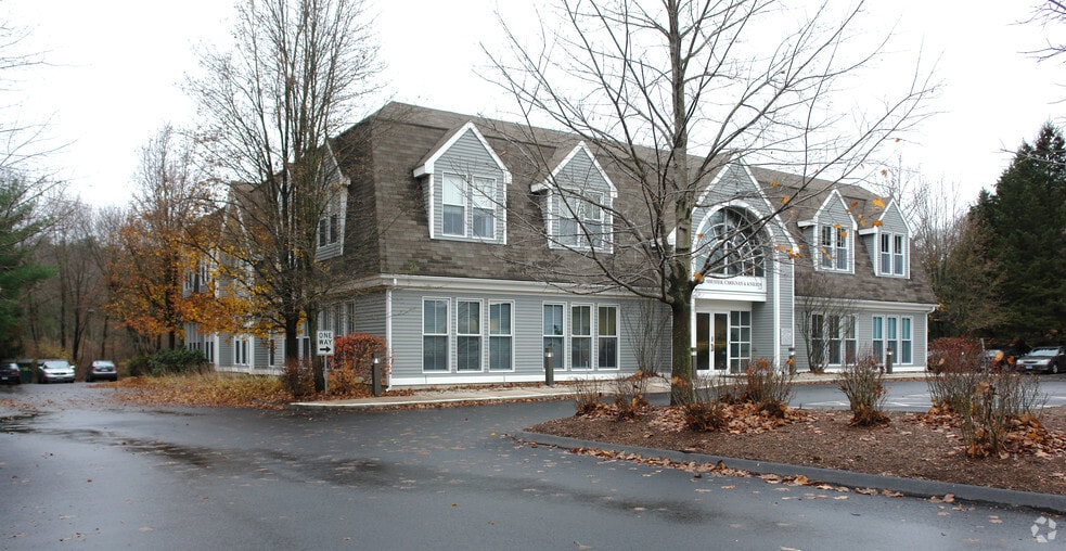 111 Simsbury Rd, Avon, CT for lease - Building Photo - Image 2 of 69