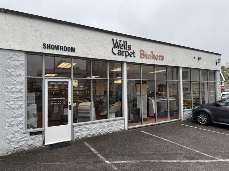 9 Castle Hl, Axminster for lease - Building Photo - Image 2 of 3