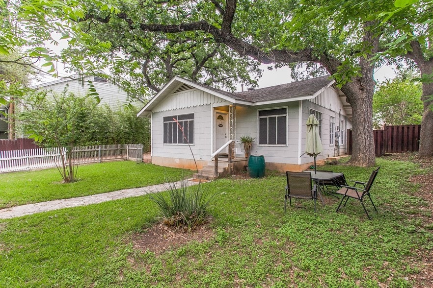 3605 Menchaca Rd, Austin, TX for sale - Primary Photo - Image 1 of 1
