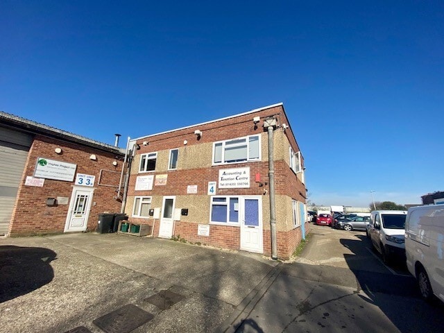 36 Queens Rd, Newbury for lease - Building Photo - Image 2 of 2