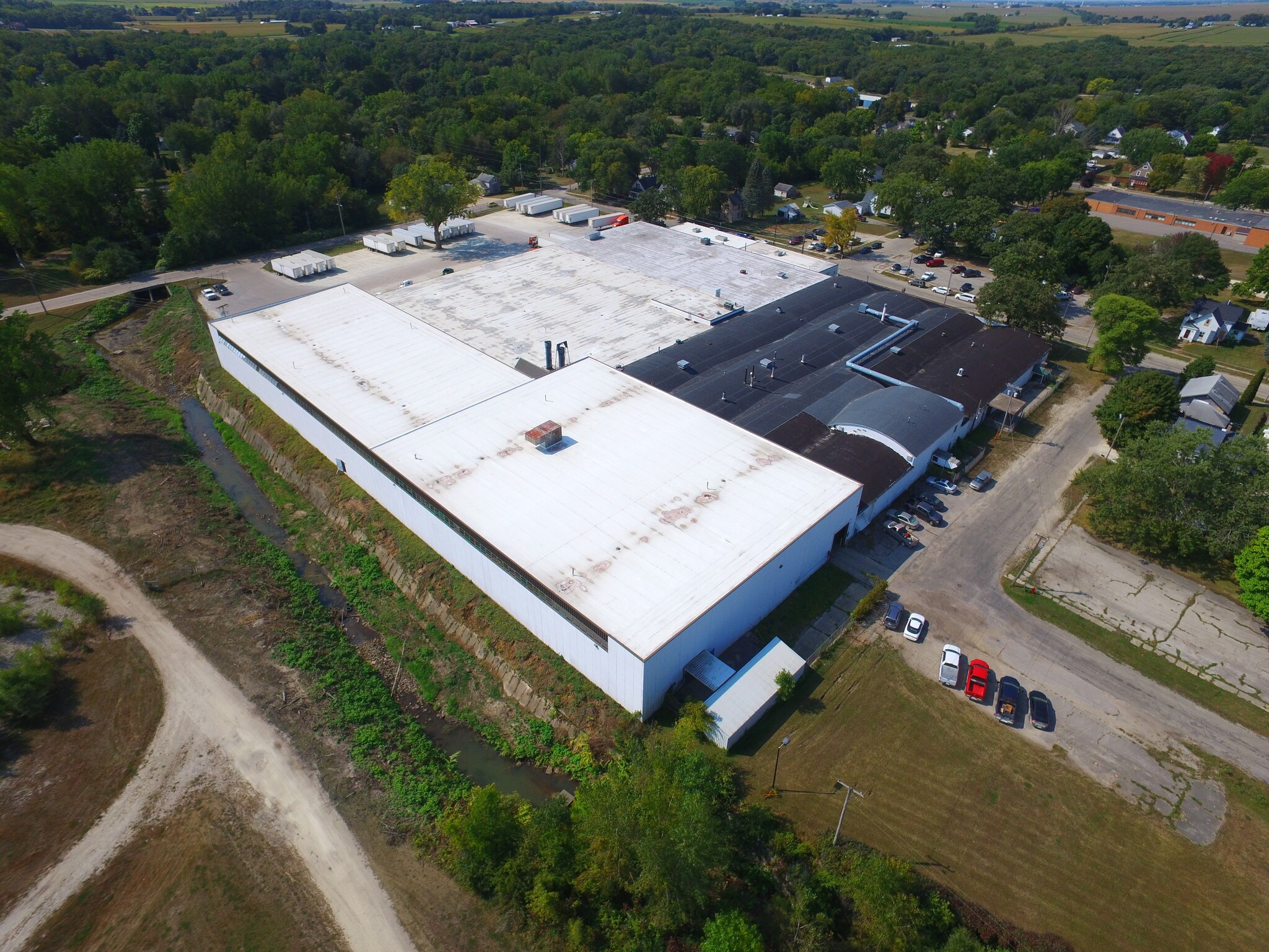 301 5th Ave SW, Oelwein, IA for sale Primary Photo- Image 1 of 1