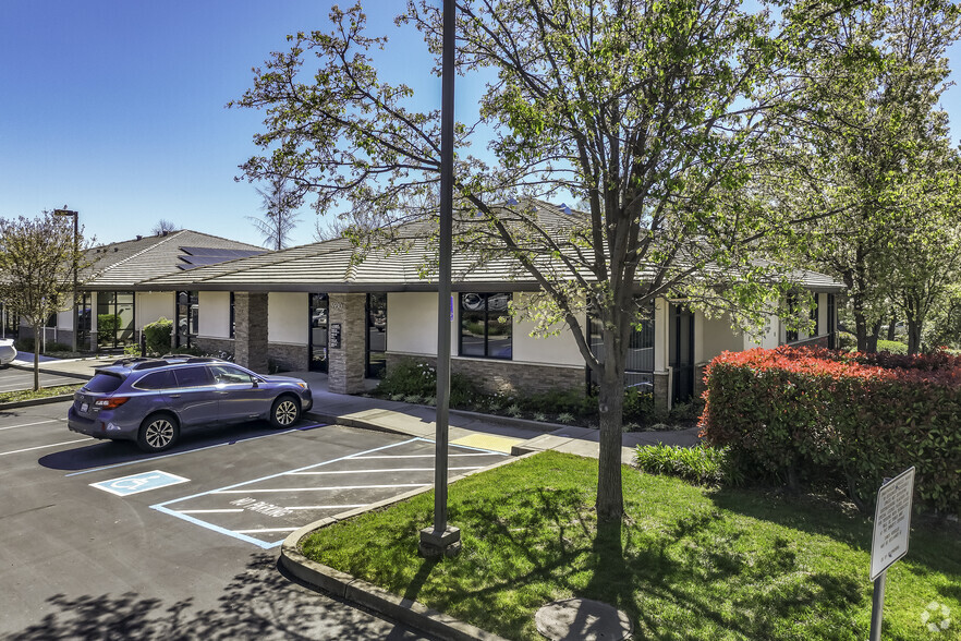 5930 Granite Lake Dr, Granite Bay, CA for lease - Building Photo - Image 2 of 7