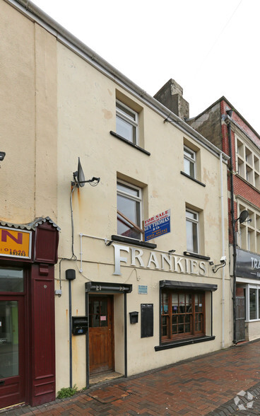 37 Charles St, Milford Haven for sale - Building Photo - Image 3 of 7