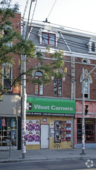 512 Queen St W, Toronto, ON for sale - Primary Photo - Image 1 of 2