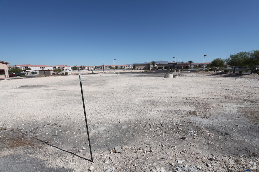 3000 Cheyenne Ave, North Las Vegas, NV for sale - Primary Photo - Image 1 of 1