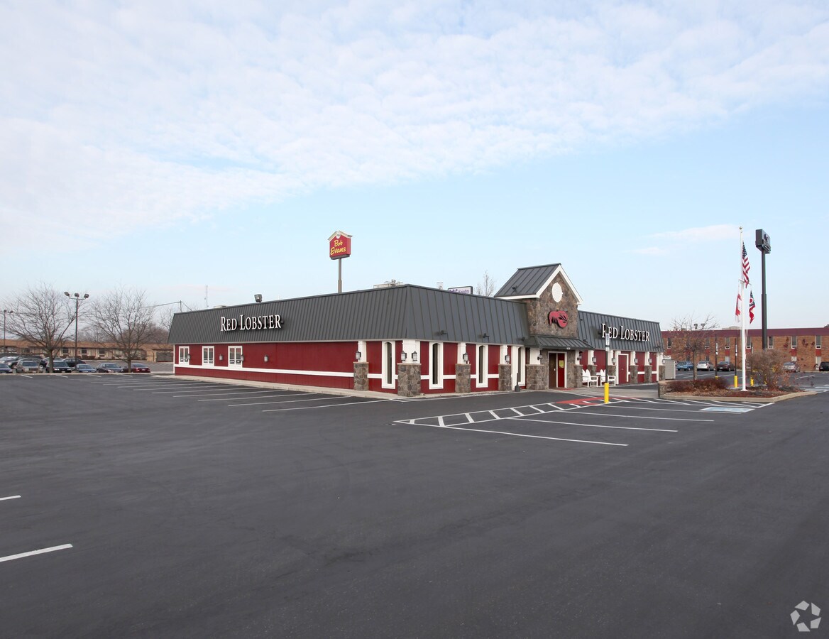 2147 S Hamilton Rd, Columbus, OH 43232