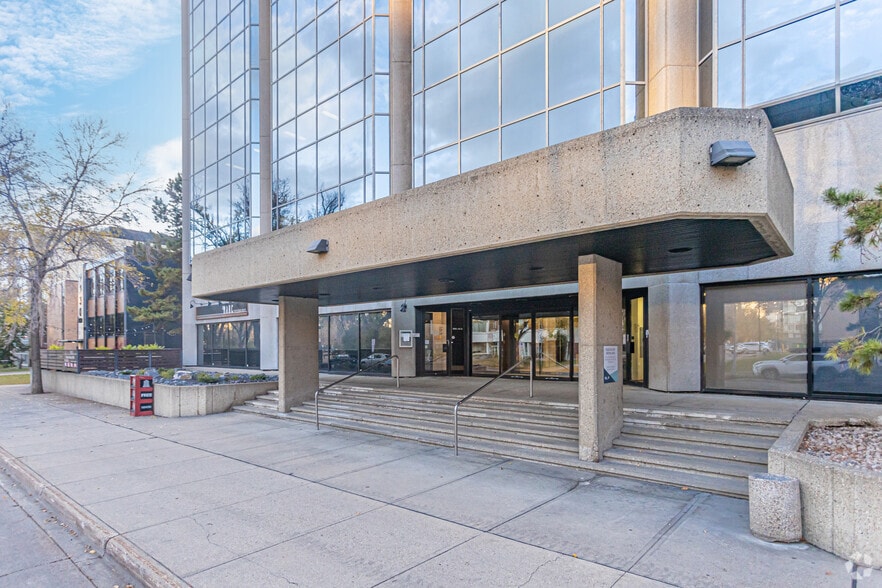 9940 106th St NW, Edmonton, AB for lease - Building Photo - Image 3 of 7