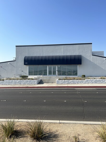 4765 E Ramon Rd, Palm Springs, CA for lease - Building Photo - Image 1 of 12