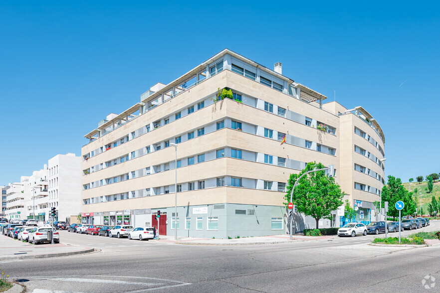 Paseo Tierra de Melide, 28, Madrid, Madrid for lease - Primary Photo - Image 1 of 2