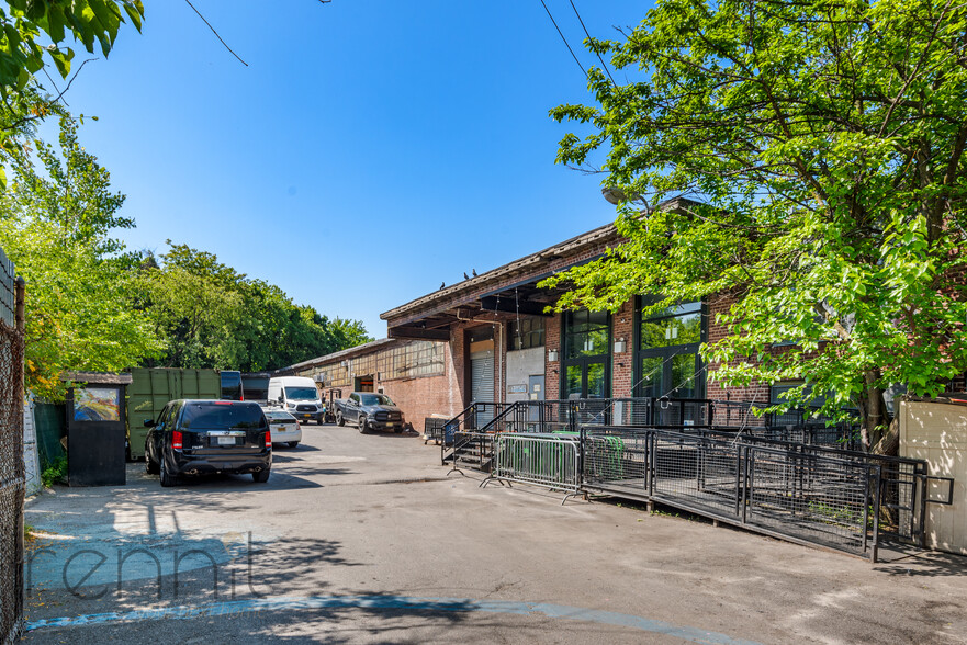 5606 Cooper Ave, Glendale, NY for lease - Building Photo - Image 2 of 38