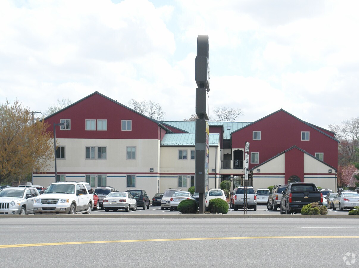 1372 N Susquehanna Trl, Selinsgrove, PA 17870