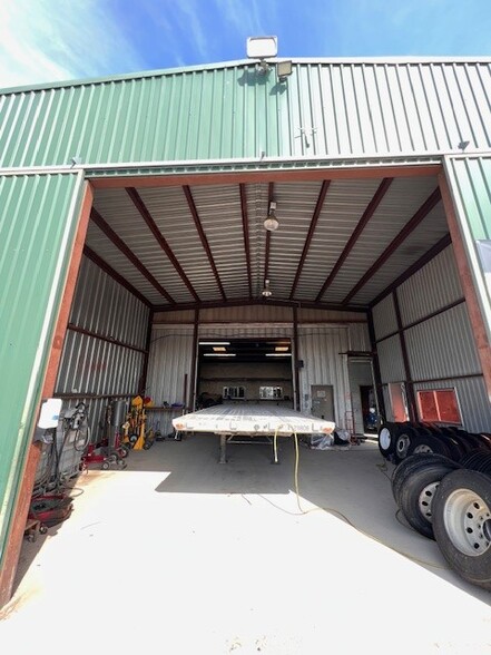 2603 S Kaufman St, Ennis, TX for lease - Building Photo - Image 3 of 13