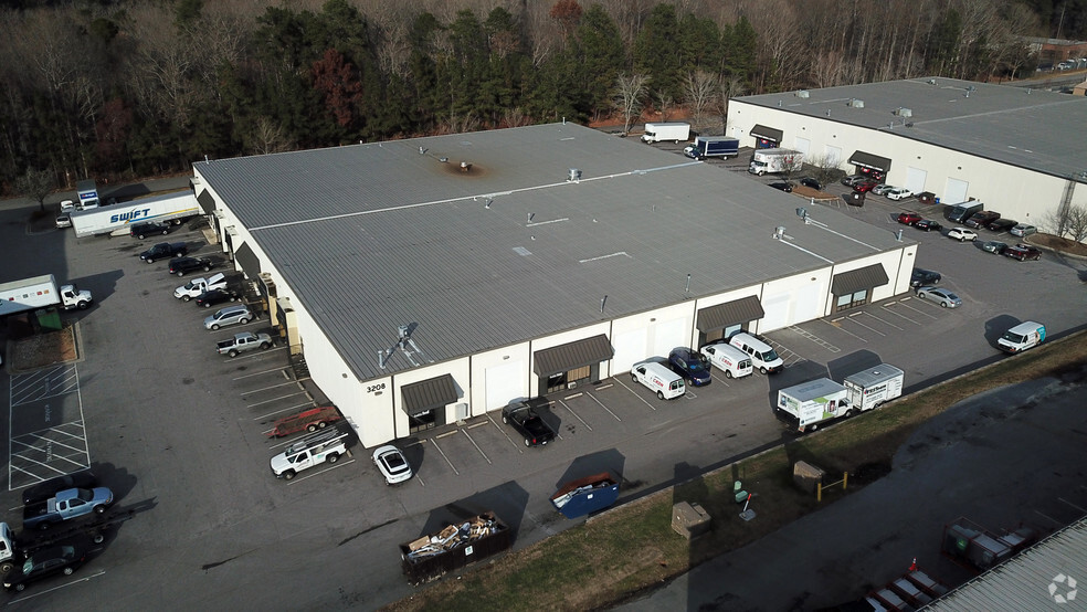 3208 Spottswood St, Raleigh, NC for lease - Primary Photo - Image 1 of 9