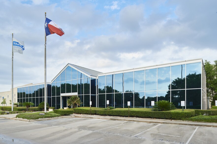 1400 Gillingham Ln, Sugar Land, TX for sale - Building Photo - Image 1 of 1