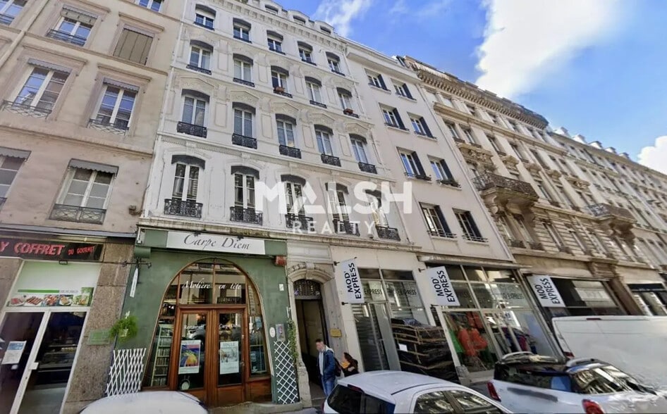 Office in Lyon for lease - Building Photo - Image 1 of 6