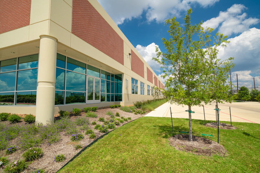 5631 University Heights Blvd, San Antonio, TX for lease - Building Photo - Image 3 of 3