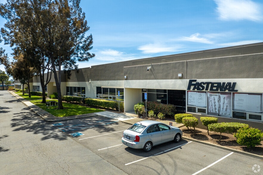 6603-6617 San Leandro St, Oakland, CA for lease - Building Photo - Image 2 of 6