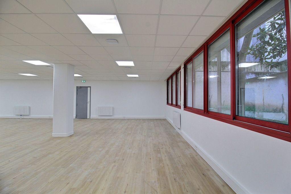 13 Rue Niepce, Paris for lease Interior Photo- Image 1 of 2