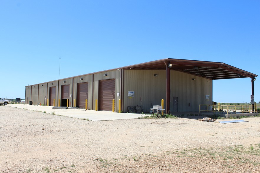 2879 W Fm 117, Dilley, TX for sale - Building Photo - Image 1 of 1
